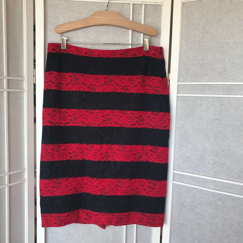 💥NWT💥The Limited Lace Pencil Skirt